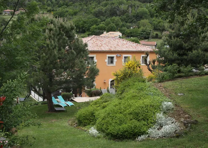 La Bastide De Fontaille Bed & Breakfast 3*